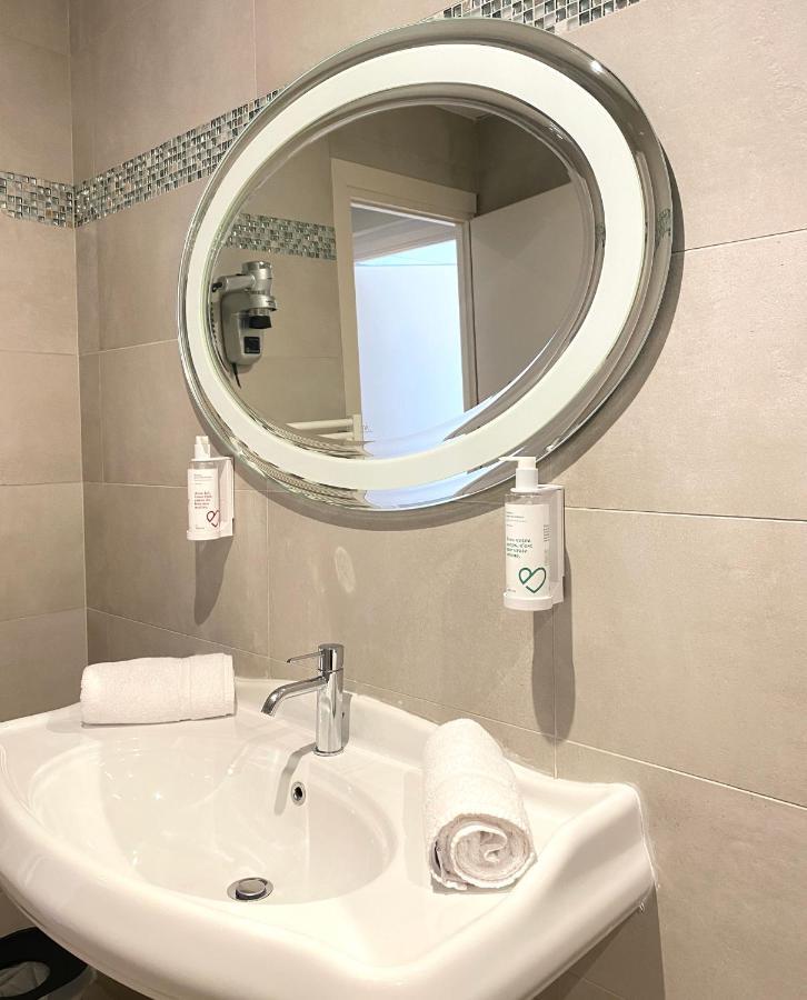 Deluxe Double or Twin Room Sea View